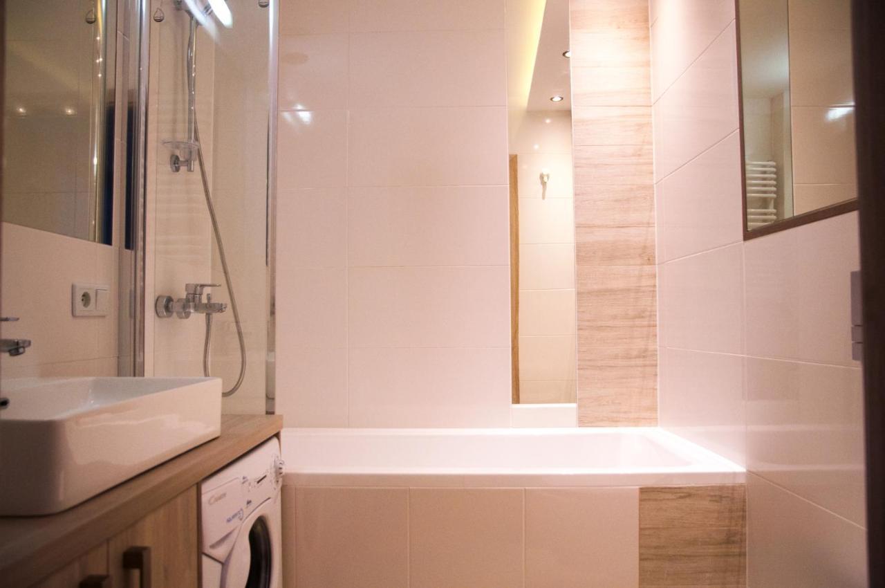 Apartament Karolewska วูดช์ ภายนอก รูปภาพ